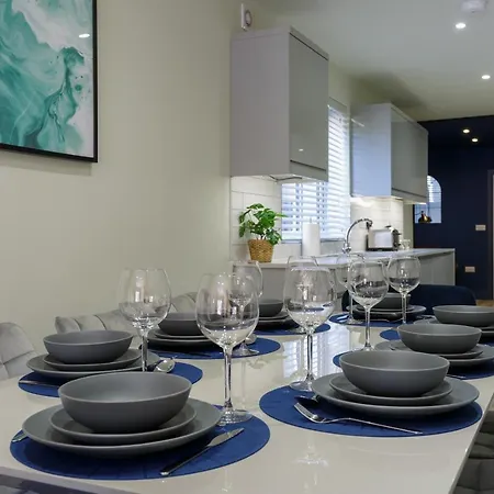 Beatrice Manor - Luxury 4 Bedroom House In Central Southsea, Portsmouth Buitenkant foto