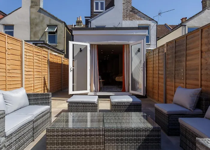 Beatrice Manor - Luxury 4 Bedroom House In Central Southsea, Portsmouth