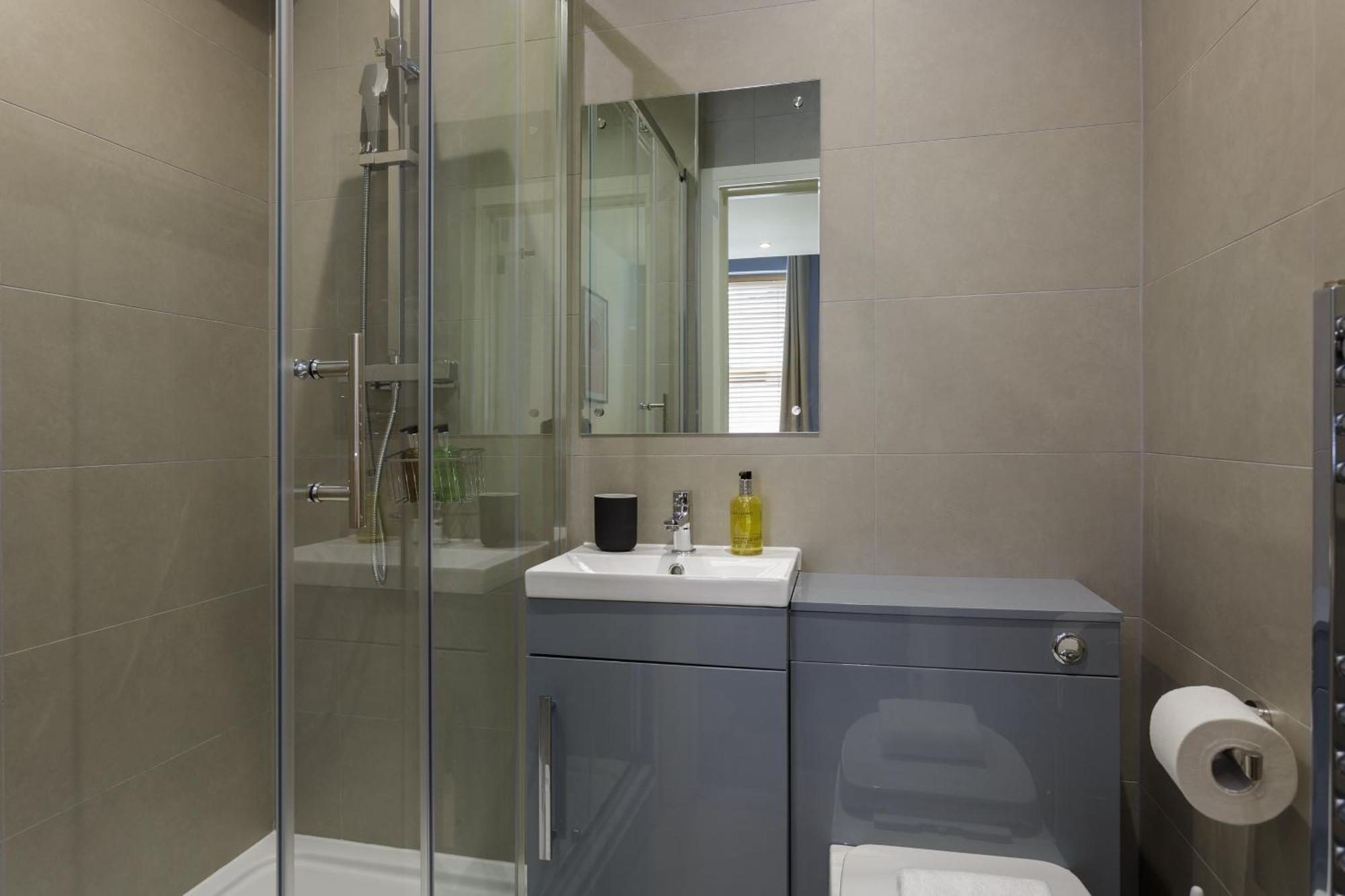 Beatrice Manor - Luxury 4 Bedroom House In Southsea, Сasa de vacaciones *