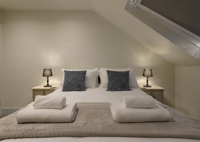 Beatrice Manor - Luxury 4 Bedroom House In Central Southsea, Portsmouth